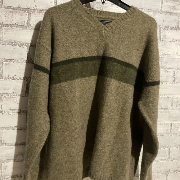 American Eagles Outfitters sweater - Picture 3 of 3